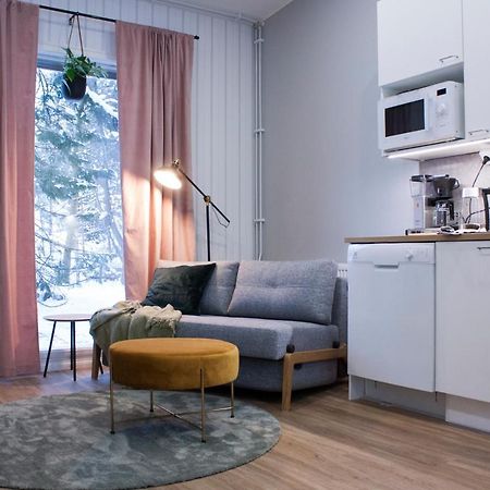 Studio 7, Air-Conditioned, 1 Free Parking, Calm Own Entrance Jyvaskyla Ngoại thất bức ảnh
